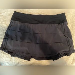 lululemon pace rival skirt in black size six